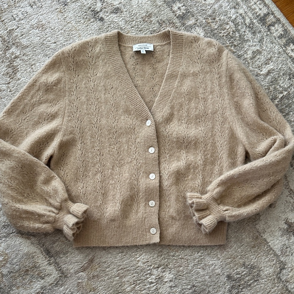 And Other Stories Cozy Beige V-Neck Button Front Women's Cardigan Sweater size s